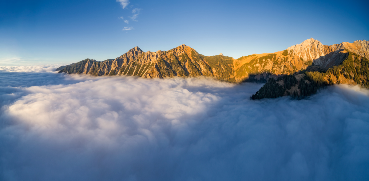 Hinterstein, Ponten und Bschießer, Nebelmeer im goldenen Herbstlicht - Landschaftsfotografie Allgäu