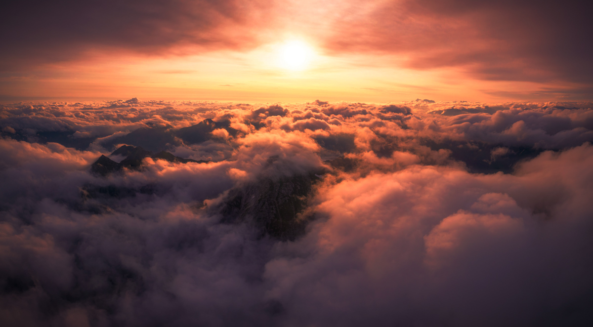 Allgäuer Alpen, Sonnenuntergang über dem Wolkenmeer, Goldene Sommerstimmung - Landschaftsfotografie Allgäu