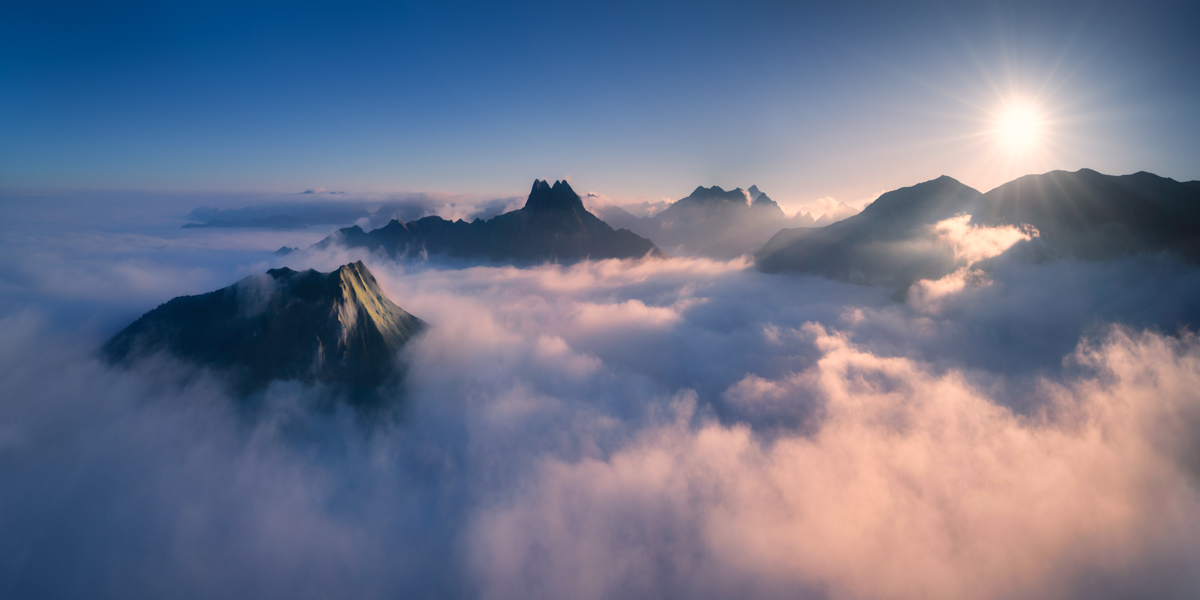 Oberstdorf, Kegelkopf und Höfats über dem Morgennebel, Sonnenaufgang im Allgäuer Bergmeer - Landschaftsfotografie Allgäu