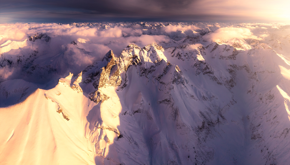 Oberstdorf, Hochfrott und Mädelegabel, Goldenes Winterlicht über Wolkendecke - Landschaftsfotografie Allgäu
