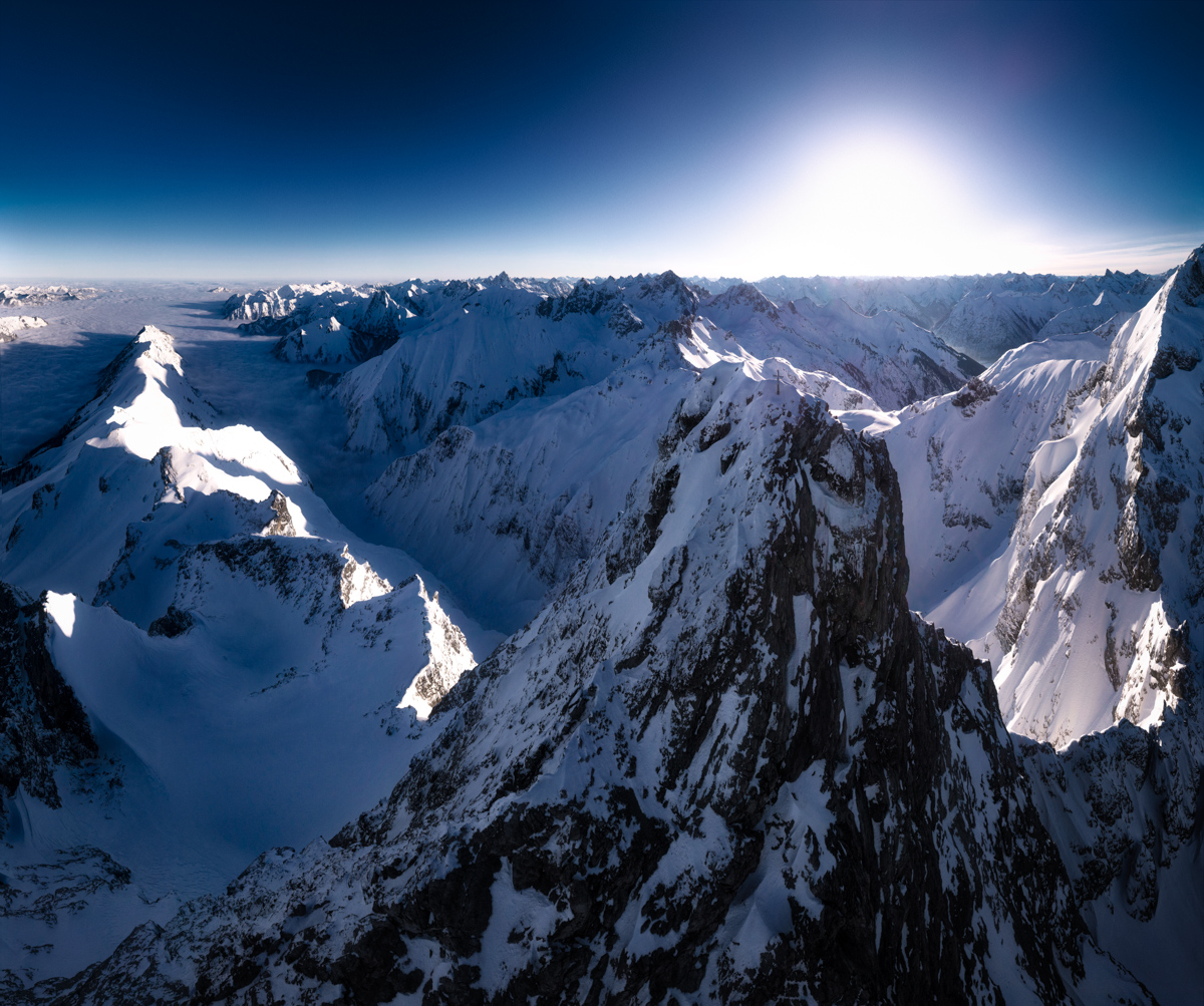 Einödsbach, Verschneite Hochalpen bei Oberstdorf, Winterliches Trettachtal mit Hochfrott und Mädelegabel