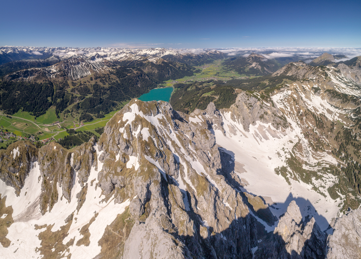 Haldensee, Gimpel und Rotflüh über dem Tannheimer Tal, Sommerliches Panorama der Tiroler Alpen - Landschaftsfotografie Tirol