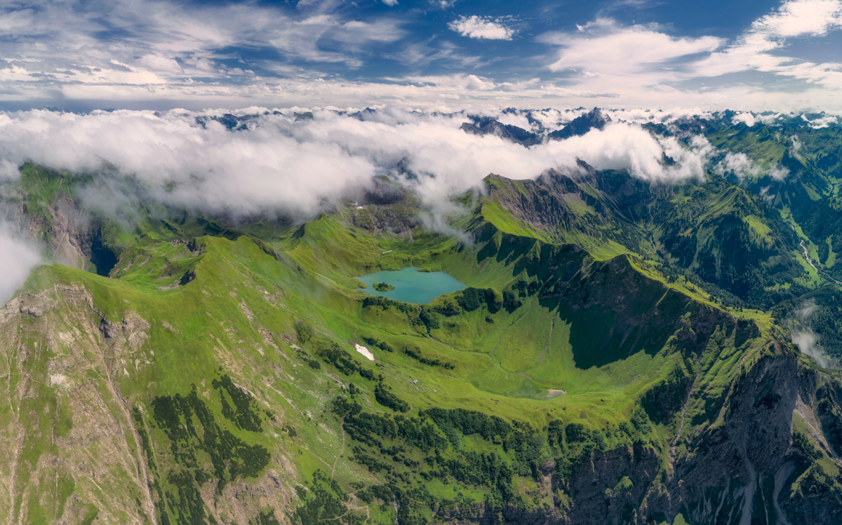Schrecksee, Luftaufnahme, Alpiner Bergsee im Sommer - Landschaftsfotografie Oberallgäu