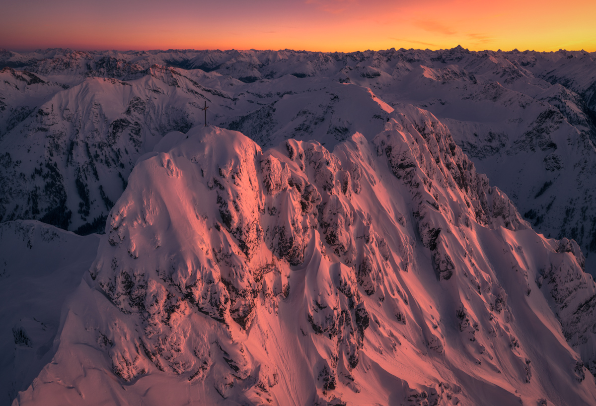 Hinterstein, Rauhorn und Hochvogel im Abendrot, Winterliche Hochalpen aus der Luft - Bergfotografie Oberallgäu