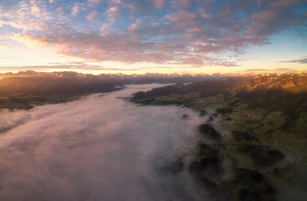 Illertal im Nebelmeer, Sonnenaufgang über Ofterschwang und Fischen, Allgäuer Alpen am Morgen - Landschaftsfotografie Allgäu