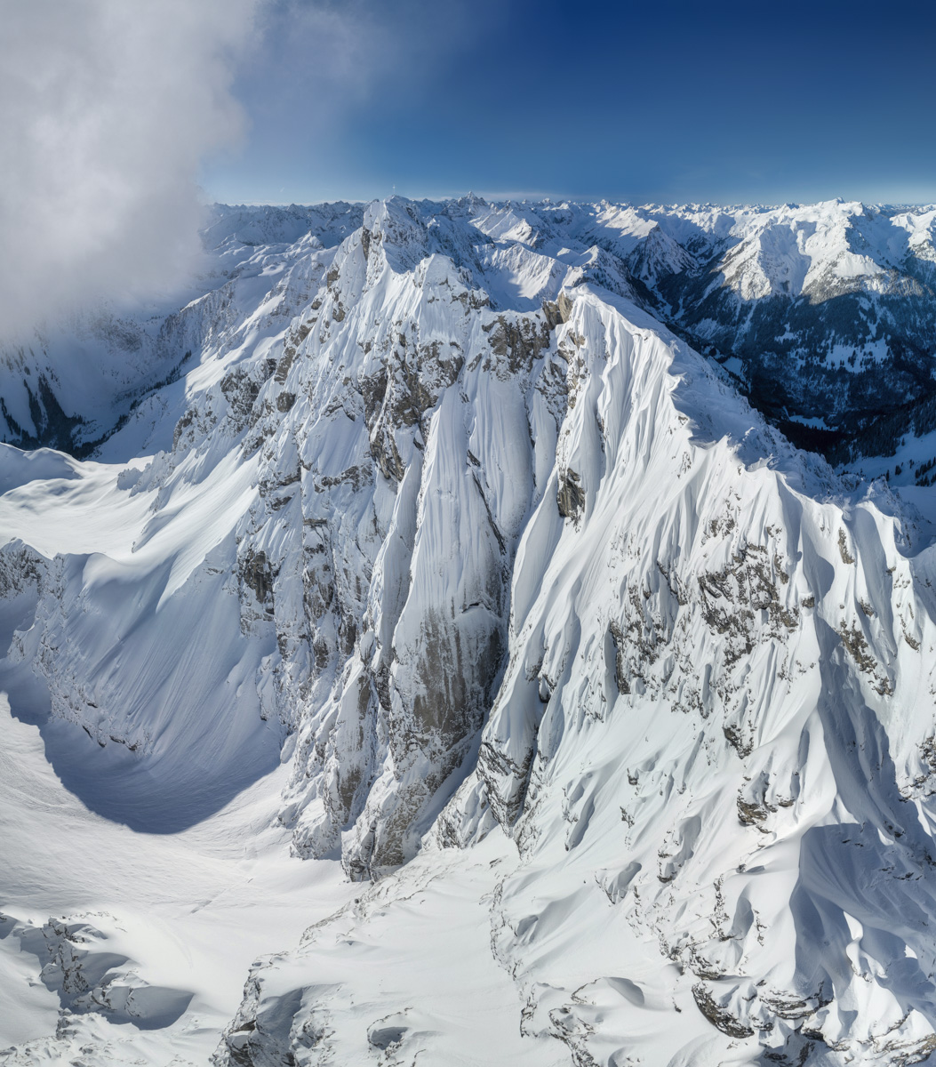 Rauhorn und Gaishorn bei Hinterstein, Tiefverschneite Steilwand im Wintertag, Hochalpine Schneelandschaft - Oberallgäu