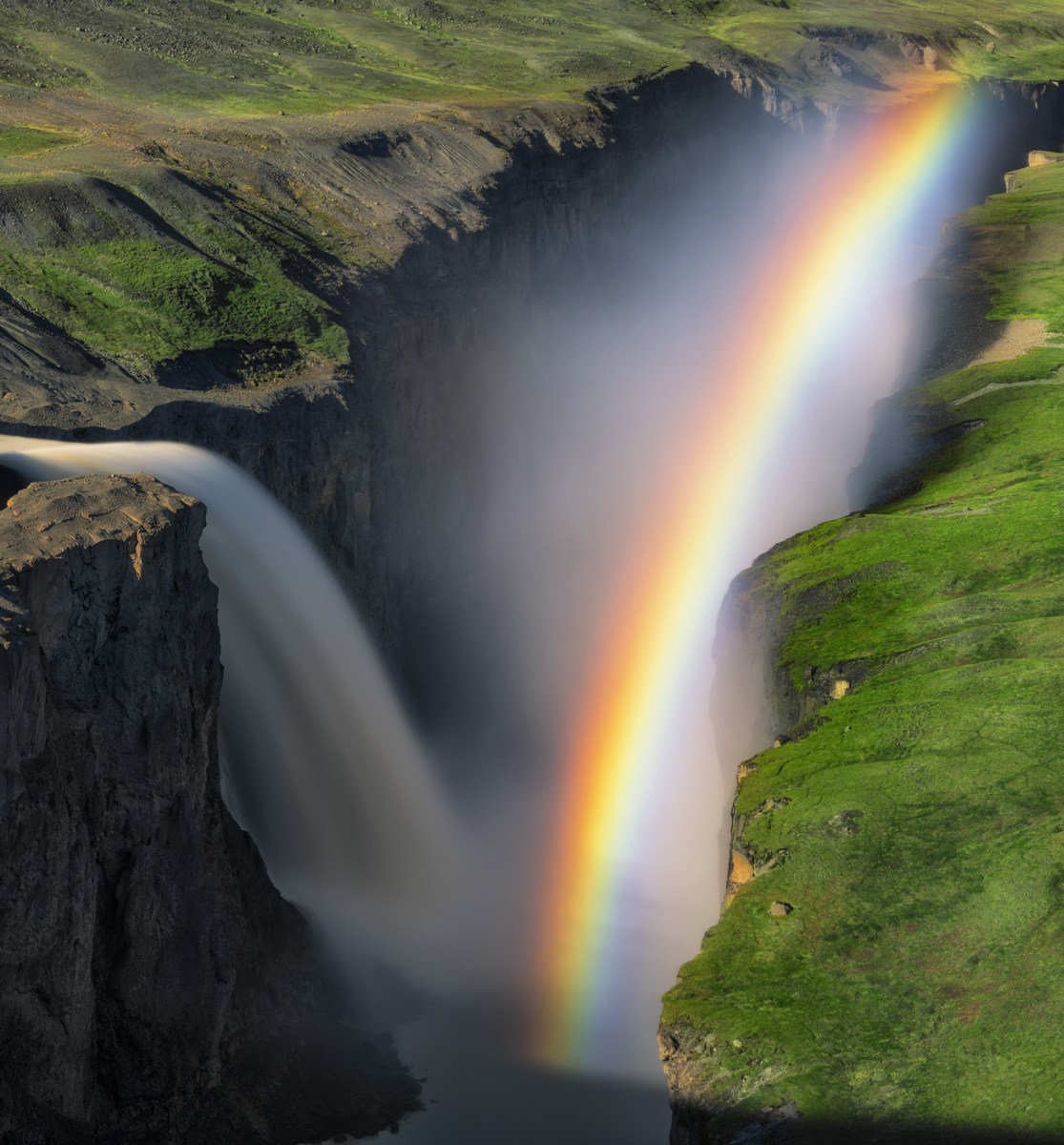 Wasserfall mit Regenbogen, Háifoss Schlucht von oben, Spektakulär - Landschaftsfotografie Island