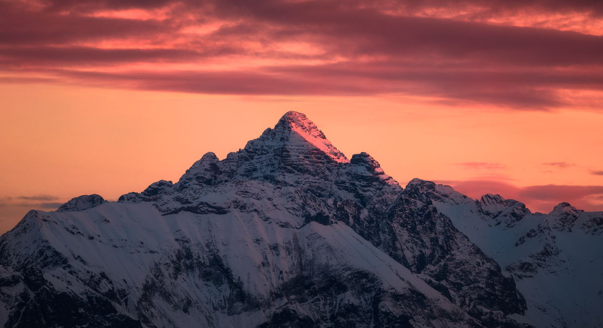 Hinterstein, Hochvogel im winterlichen Abendrot, Schneegipfel unter rosa-rotem Himmel - Landschaftsfotografie Oberallgäu