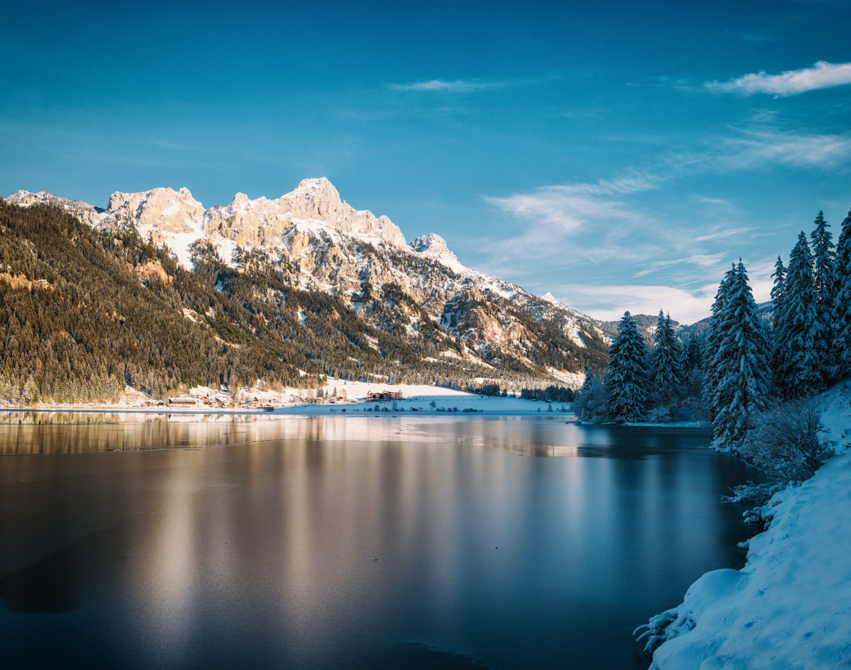 Haldensee, Winterlicher Bergsee vor Gimpel und Rotflüh, Tannheimer Tal - Bergfotografie Tirol