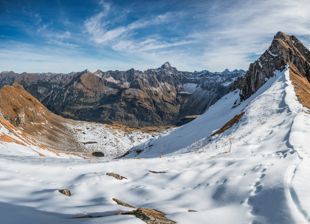 Hinterstein, Erster Schnee am Laufbacher Eck und Hochvogel, Herbstbeginn - Bergfotografie Allgäu