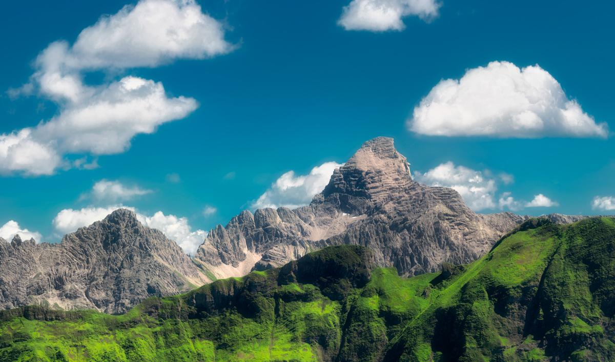 Hochvogel, Majestätischer Felsgipfel im Sommerlicht, Blick vom Nebelhorn - Bergfotografie Oberallgäu