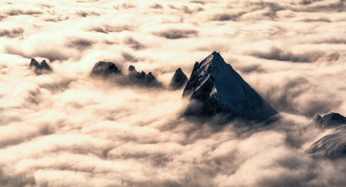 Kurfürsten, Bergspitzen über dem Nebelmeer, Alpenglühen - Bergfotografie Schweiz