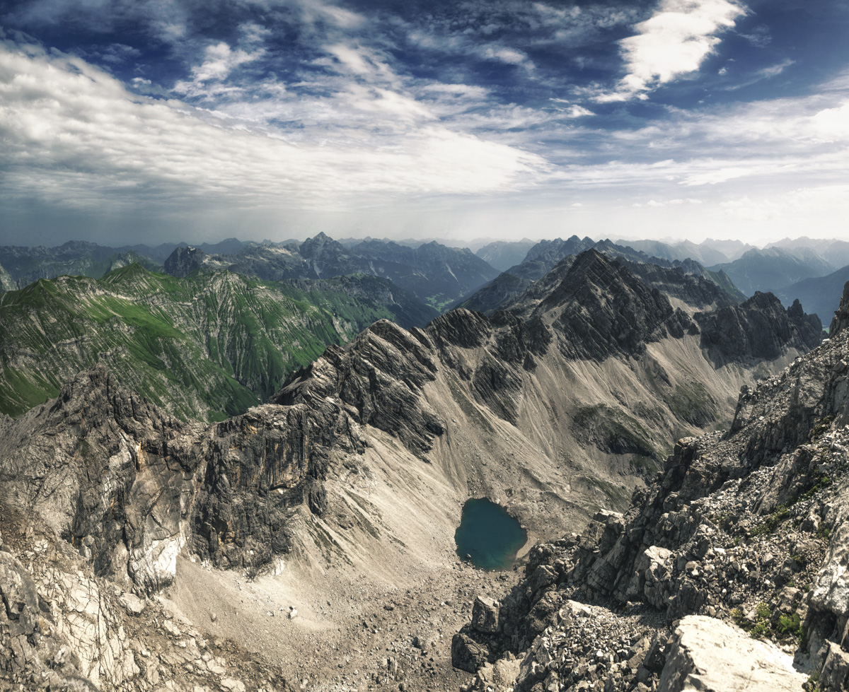 Gipfelpanorama von der Kemptner Hütte, Krottenkopf und Hornbachkette mit Bergsee, Hochalpenwelt Oberstdorf - Oberallgäu