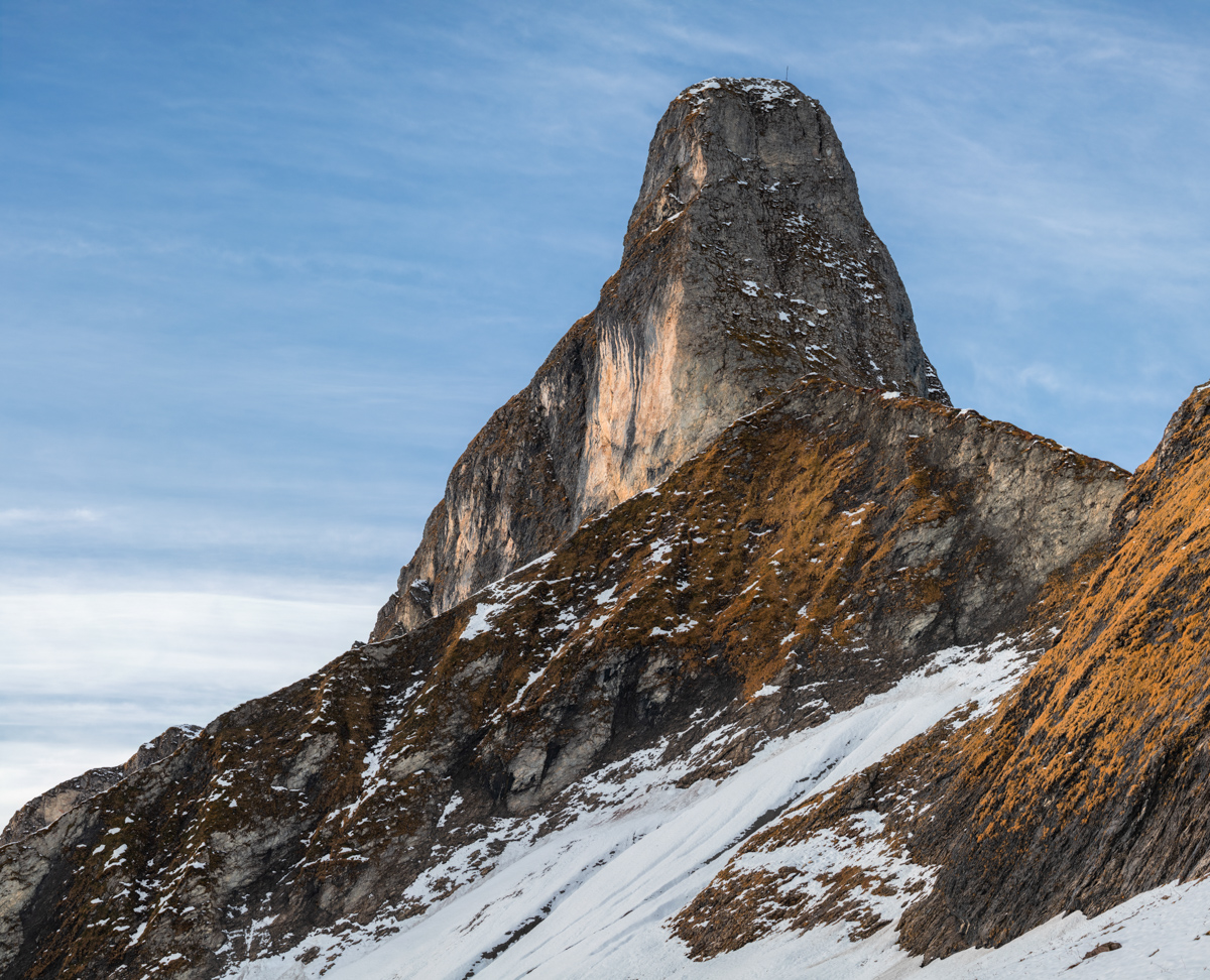 Hinterstein, Schneck-Gipfel im Herbstlicht, Blauer Himmel - Bergfotografie Oberallgäu