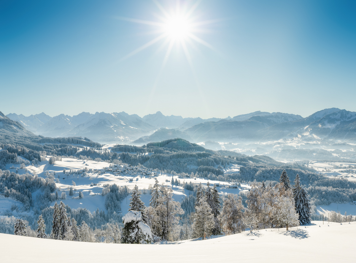 Sonthofen, Winterpanorama vom Imberg, Sonnenstern über verschneiten Alpen - Landschaftsfotografie Oberallgäu