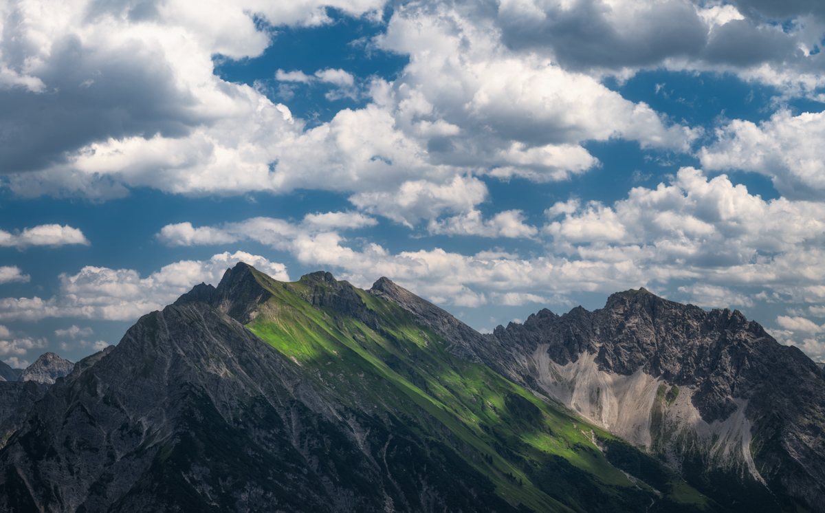 Kleinwalsertal, Widderstein und Hammerspitzen, Sommertag - Bergfotografie Vorarlberg