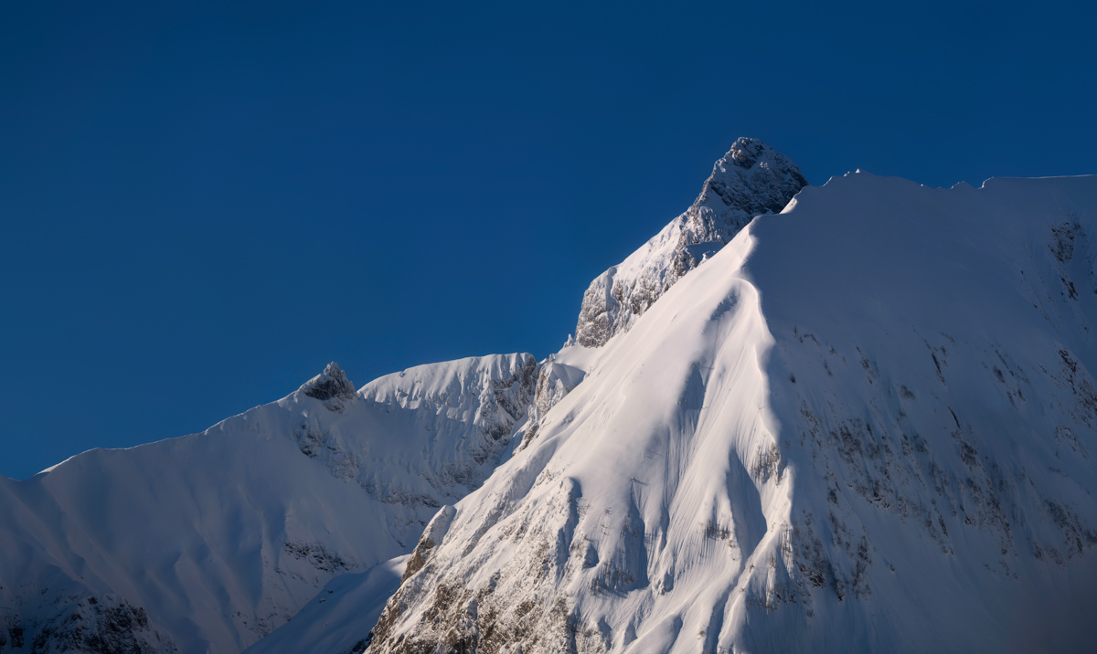 Oberstdorf, Trettach-Gipfel im tiefen Winterschnee, Sonnentag - Landschaftsfotografie Allgäu