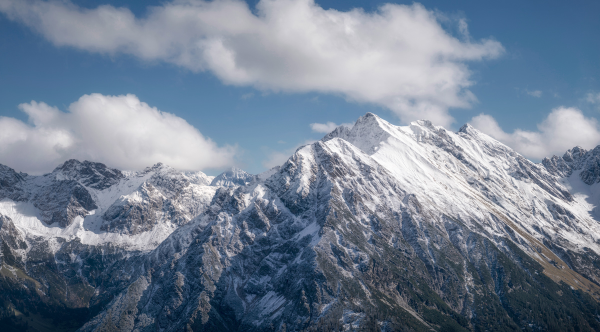 Kleinwalsertal, Widderstein im Winterkleid, Verschneite Gipfelkette - Landschaftsfotografie Vorarlberg