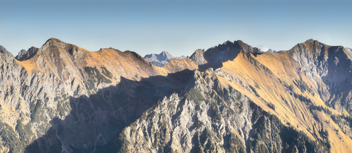 Allgäuer Bergkette Herbstlicht, Goldene Gipfel vom Breitenberg bei Hinterstein, Allgäu