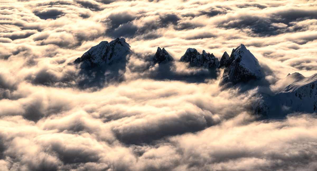 Kurfürsten im Nebelmeer, Bergspitzen über Wolkendecke, Goldener Sonnenuntergang bei St. Gallen - Landschaftsfotografie