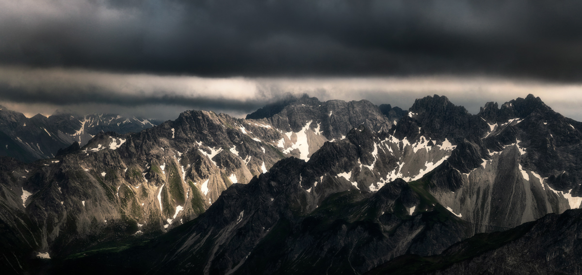 Oberstdorf, Dramatische Felsgipfel, Frühlingssturm - Bergfotografie Oberallgäu