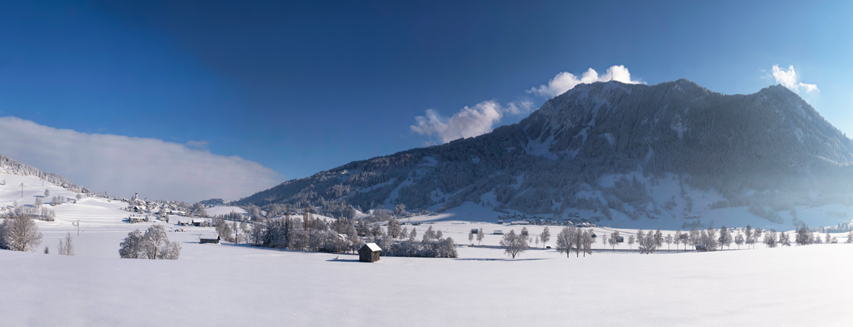Rettenberg, Grünten im Winterkleid, Blauer Himmel und Schnee - Landschaftsfotografie Oberallgäu