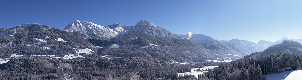 Krottenkopf, Höfats, Rubihorn und Nebelhorn im Winter, Verschneite Gipfelkette bei Oberstdorf, Winterpanorama Oberallgäu