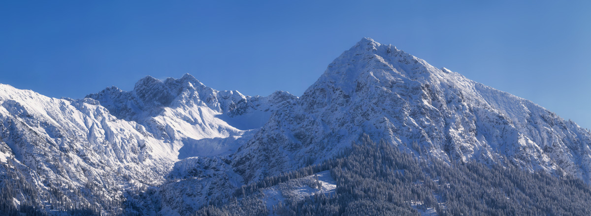 Rubihorn und Nebelhorn in strahlendem Winterweiß, Verschneite Gipfel bei Oberstdorf im Sonnenlicht, Winterbergfotografie