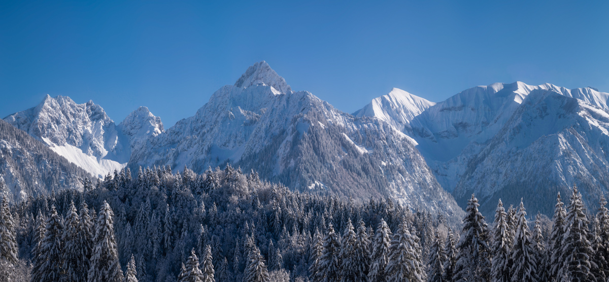 Oberstdorf, Himmelschrofen und Höfats, Verschneite Gipfelkette - Bergfotografie Oberallgäu
