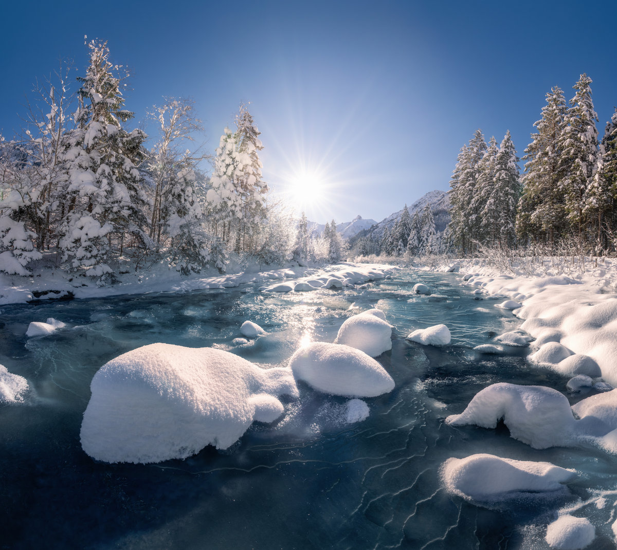 Trettachtal | Winterbach | Tiefschnee | Sonnenstern - Landschaftsfotografie Allgäu