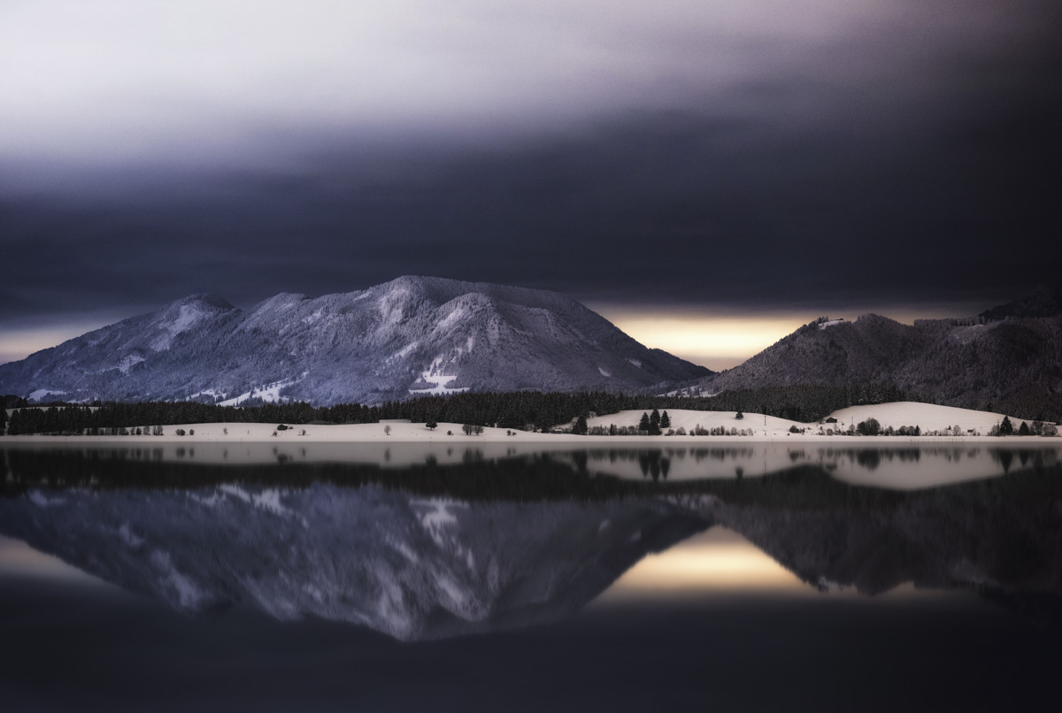 landschaftsbild Allgäu Alpen Berge OstAllgäu Forggensee Hopfensee Lech Lechfall Schloss Neuschwanstein Füssen Nacht Sterne Winter Schnee Verschneit orange schwarz blau