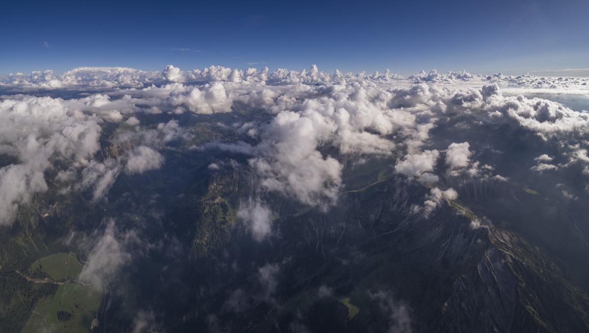 Panorama Allgäu Alpen Berge Hinterstein Sommer Oberallgäu blauer himmel weiß sonne