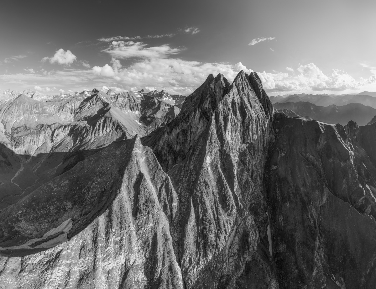 leinwand schwarz weiß wandbilder foto kaufen Höfats Grasberg Sommer Blau Grün Oberallgäu Oberstdorf Berge Felsen Spitzen