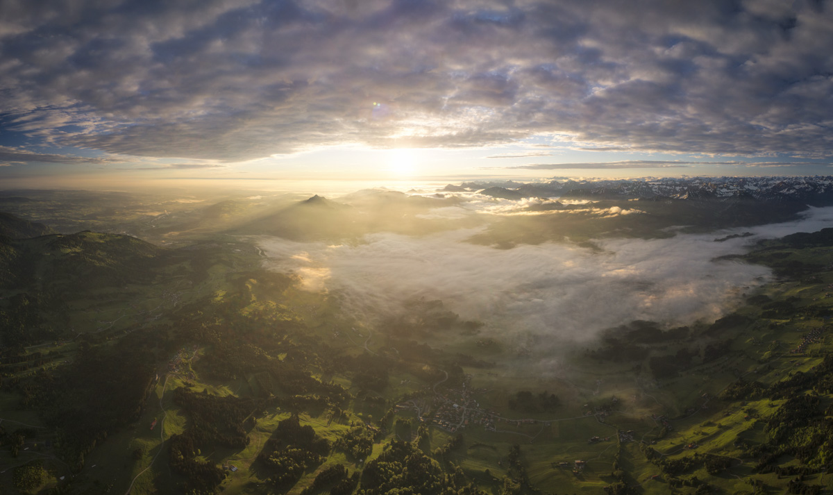 landschaftsbild Allgäu Alpen Berge Grünten Sommer Wolken Sonthofen Rettenberg Burgberg Oberallgäu