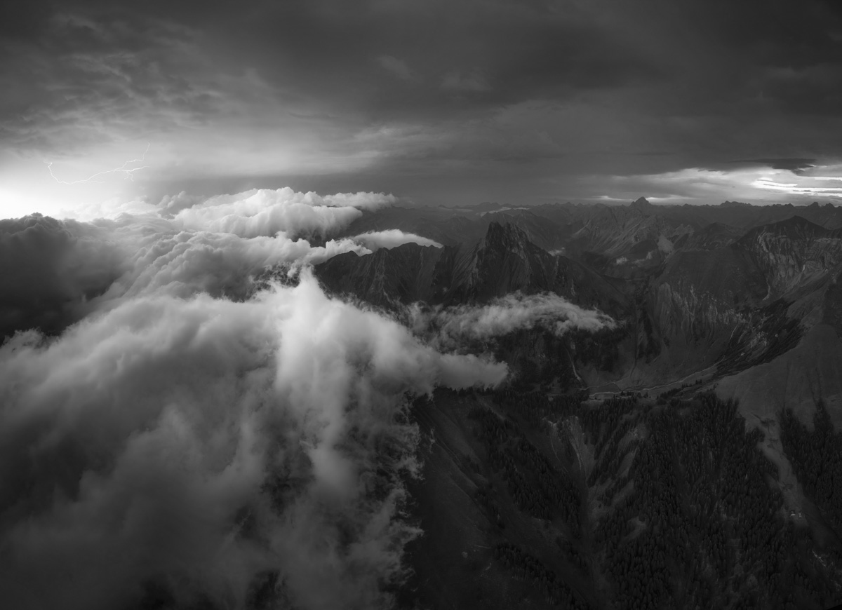 Bergbilder berg bilder Allgäu Alpen Berge Oberstdorf Sommer Alpenglühen Sonnenuntergang Gewitter Schauer Sturm Blitz Nebel Nebelmeer blau rot orange sonne