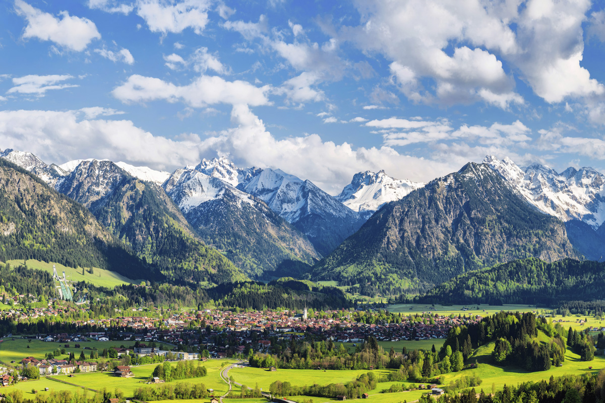 landschafts bild landschaftsbilder Allgäu Alpen Berge Oberstdorf Trettach Jägersberg Frühling Spring Blumen grüne wiesen blauer himmel