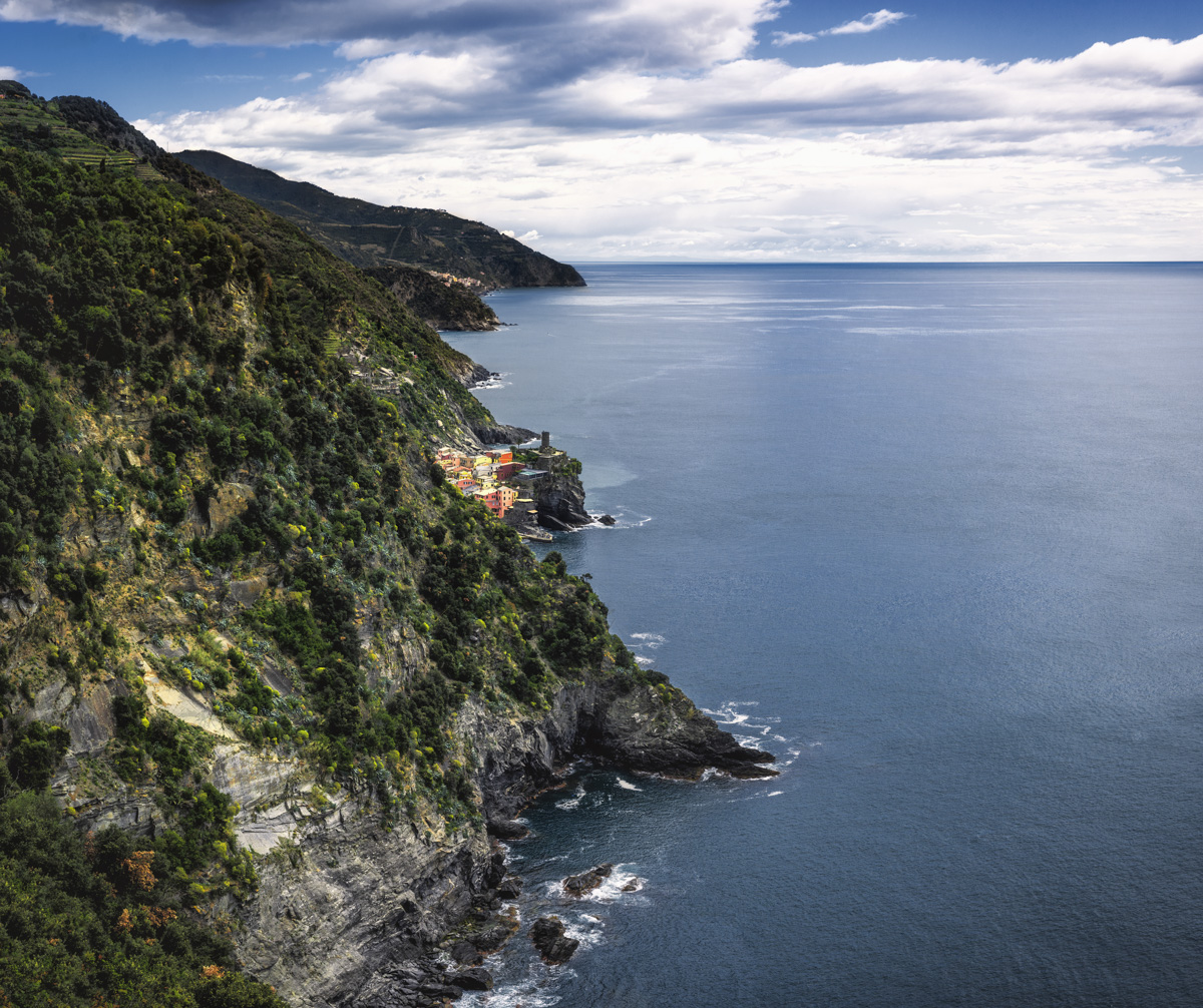 Italien Toskana Cinque Terre Lucca Gimignano Riomaggiore Vernazza Montepulciano Landschaft blauer Himmel Meer Mittelmeer