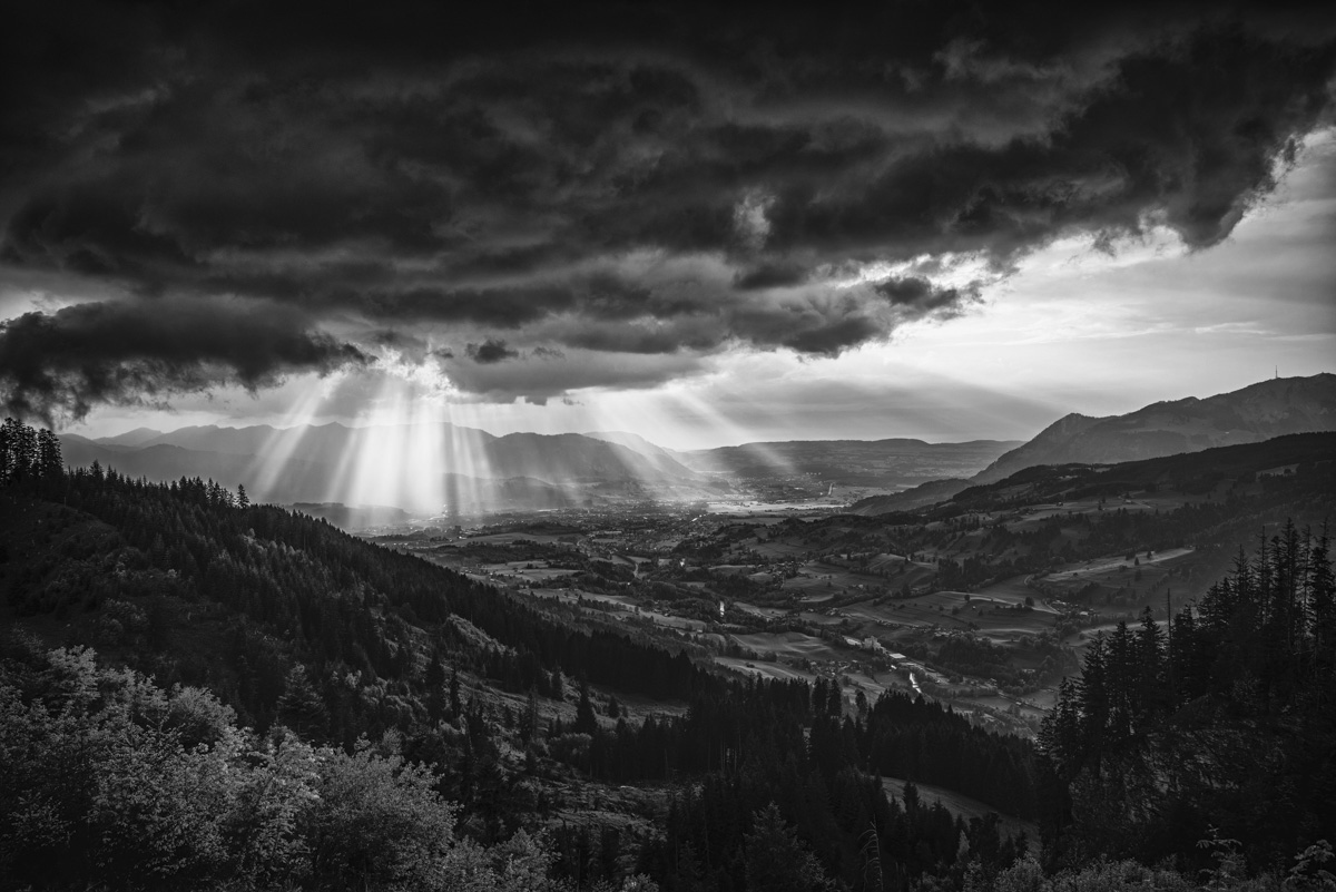 allgäu bilder Panorama Allgäu Alpen Berge Hindelang Sommer Sonnenuntergang Sonnenaufgang Godrays Sonnenstrahl Wolken Gewitter Unwetter Oberallgäu Imberger Horn schwarz grün orange