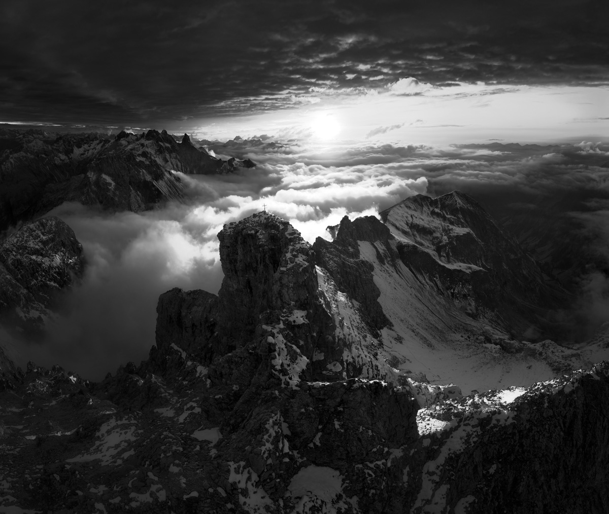 landschafts bild landschaftsbilder Allgäu Alpen Berge Winter Schnee verschneit Weihnachten Krottenkopf Krottenspitze Trettach Sonnenuntergang Oberstdorf blau rot orange