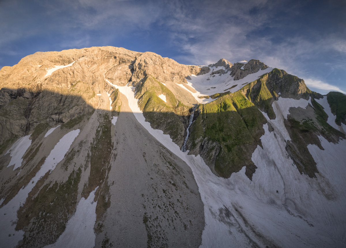 Panorama Allgäu Alpen Berge Hinterstein Frühling Schnee Schneck Großer Wilder Oberallgäu grün blauer himmel sonne