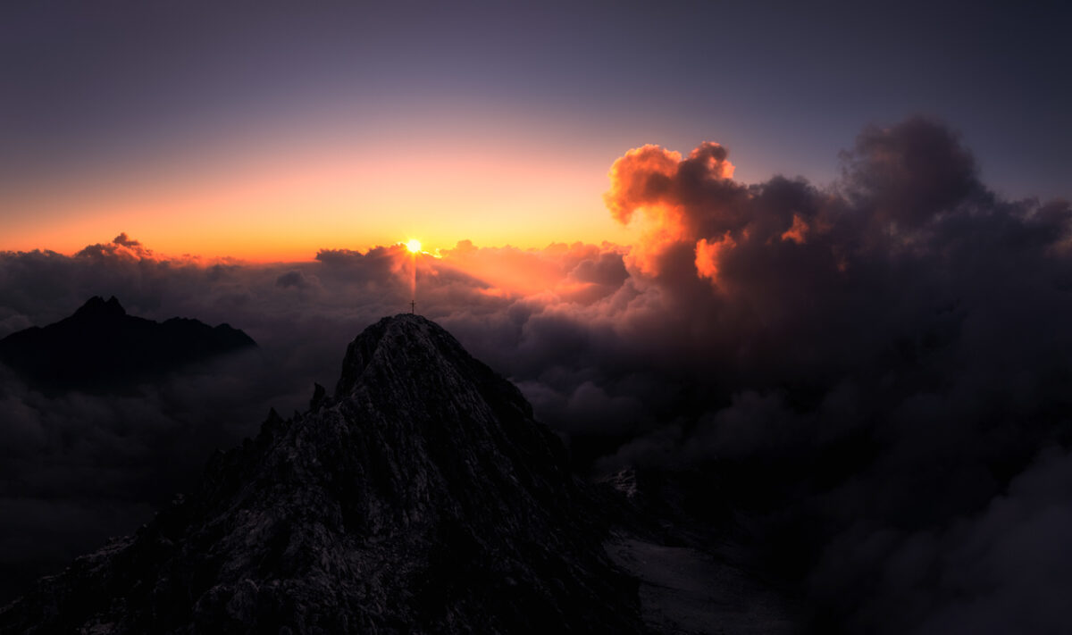 Panorama Allgäu Alpen Berge Hinterstein Frühling Schnee Sonnenuntergang Alpenglühen Großer Wilder Hochvogel Oberallgäu orange rot