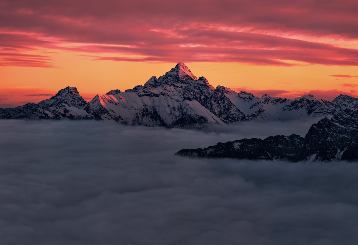 804 Herbst Allgäu Bad Hindelang Hinterstein Hochvogel Nebelmeer Sonnenuntergang rot