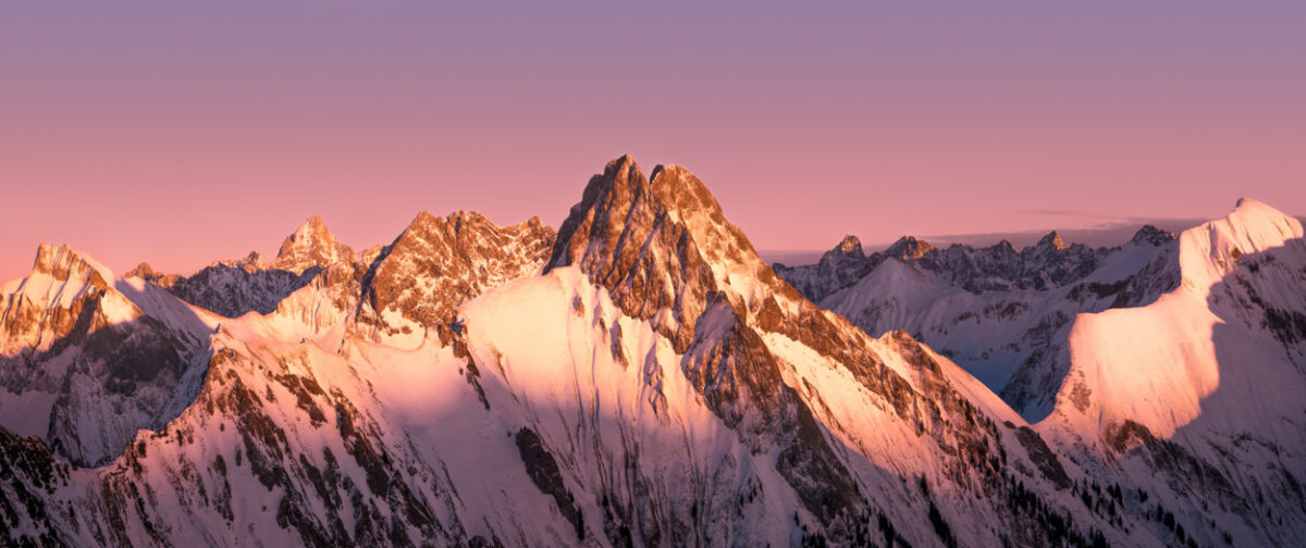 092 Höfats Hochvogel Großer Wilder Schneck Alpenglühen Winter Schnee verschneit berge Hochalpen Allgäu rot blau