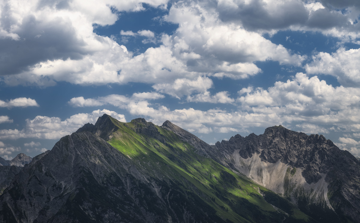 Bergbilder berg bilder Allgäu Alpen Berge Kleinwalsertal Riezlern Vorarlberg Widderstein Hammerspitzen Fiderepass Baad Mittelberg blauer Himmel grün ifen blauer himmel sommer sonne