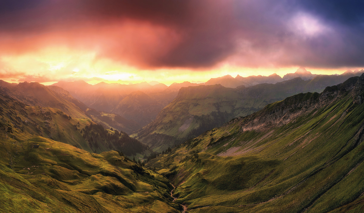 landschaftsbild Allgäu Alpen Berge Hinterstein Sommer Sonnenaufgang Oberallgäu orange rot blau sonne