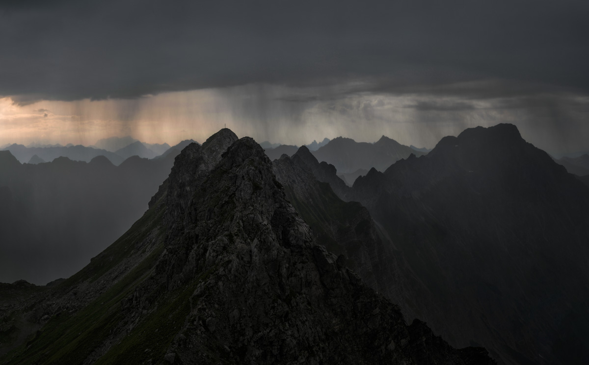 Bergbilder berg bilder Allgäu Alpen Berge Sommer Gewitter Licht Unwetter schwarz