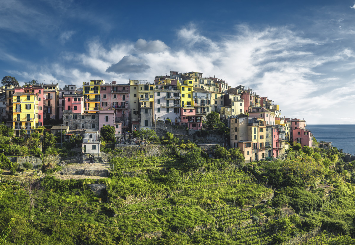 Italien Toskana Cinque Terre Lucca Gimignano Riomaggiore Vernazza Montepulciano Landschaft blauer Himmel Meer Mittelmeer