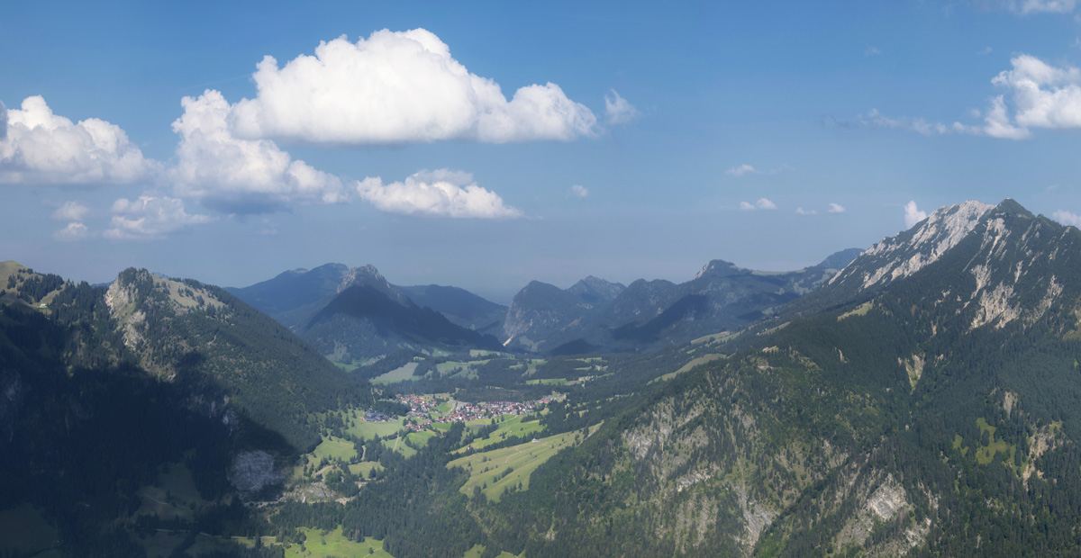Imberger Horn Panorama Allgäu Alpen Berge Hindelang Sommer Oberallgäu grün blauer himmel sonne