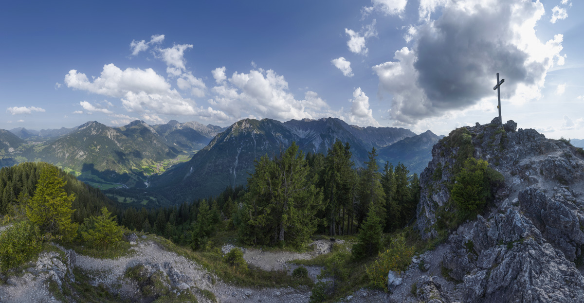 Imberger Horn Panorama Allgäu Alpen Berge Hindelang Sommer blauer Himmel grün Oberallgäu blauer himmel sonne