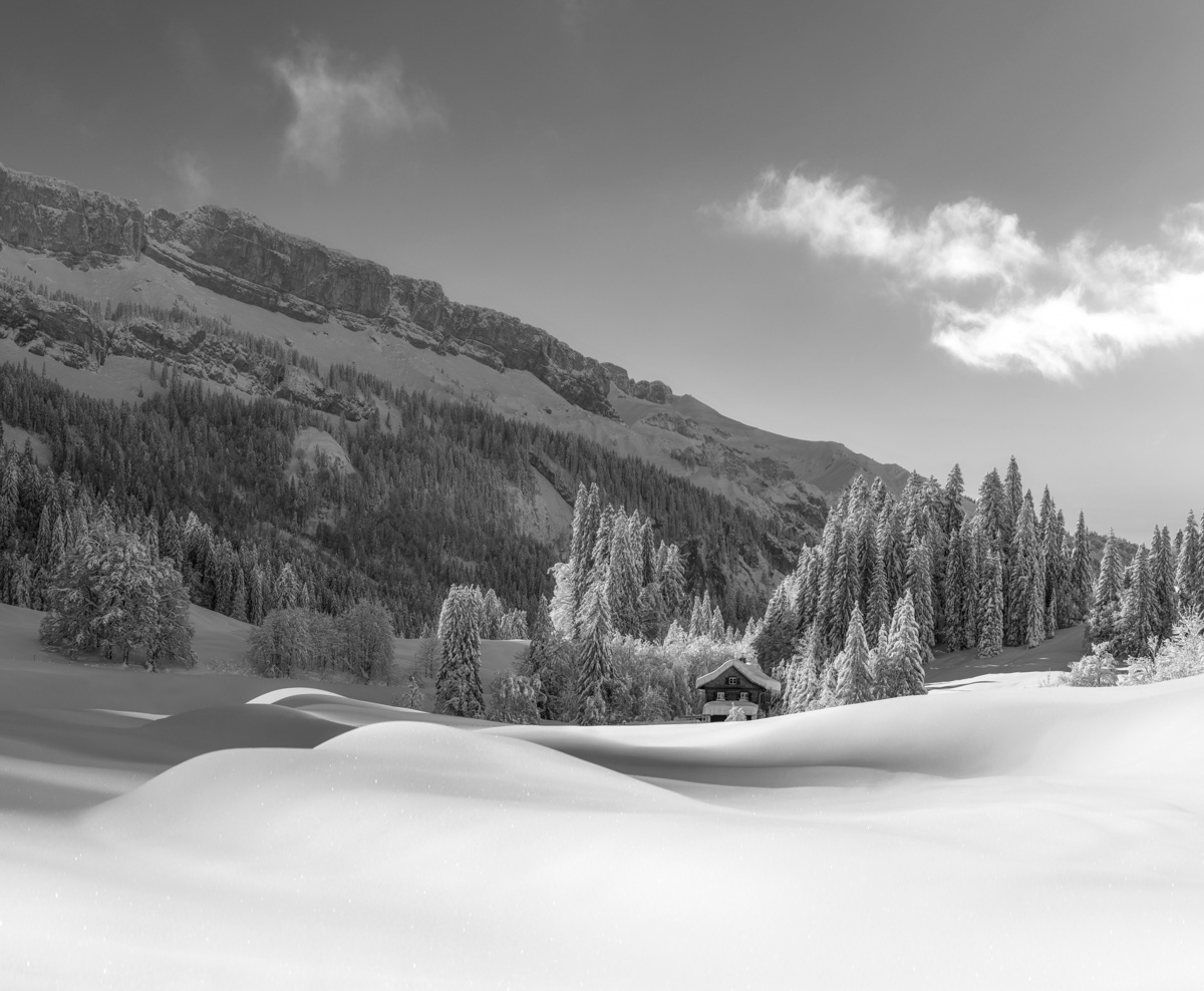 landschaftsbild Allgäu Alpen Berge Winter Schnee verschneit Oberstdorf Rohrmoos Tiefenbach Baum Bäume Oberallgäu weiß blauer himmel sonne